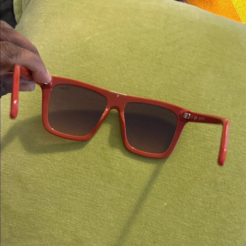 Quay Australia Red Square Sunglasses - Picture 3 of 3